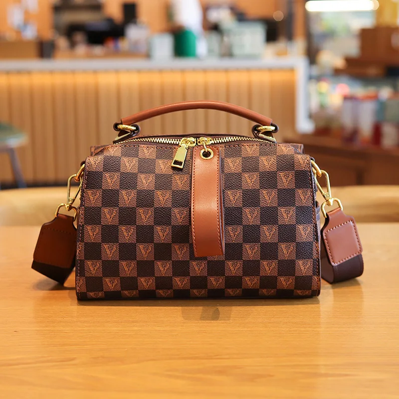 

Fashionable Unique Minimalist Crossbody Bag For Women Trendy Solid Color Leather Large Capacity Commuter Design