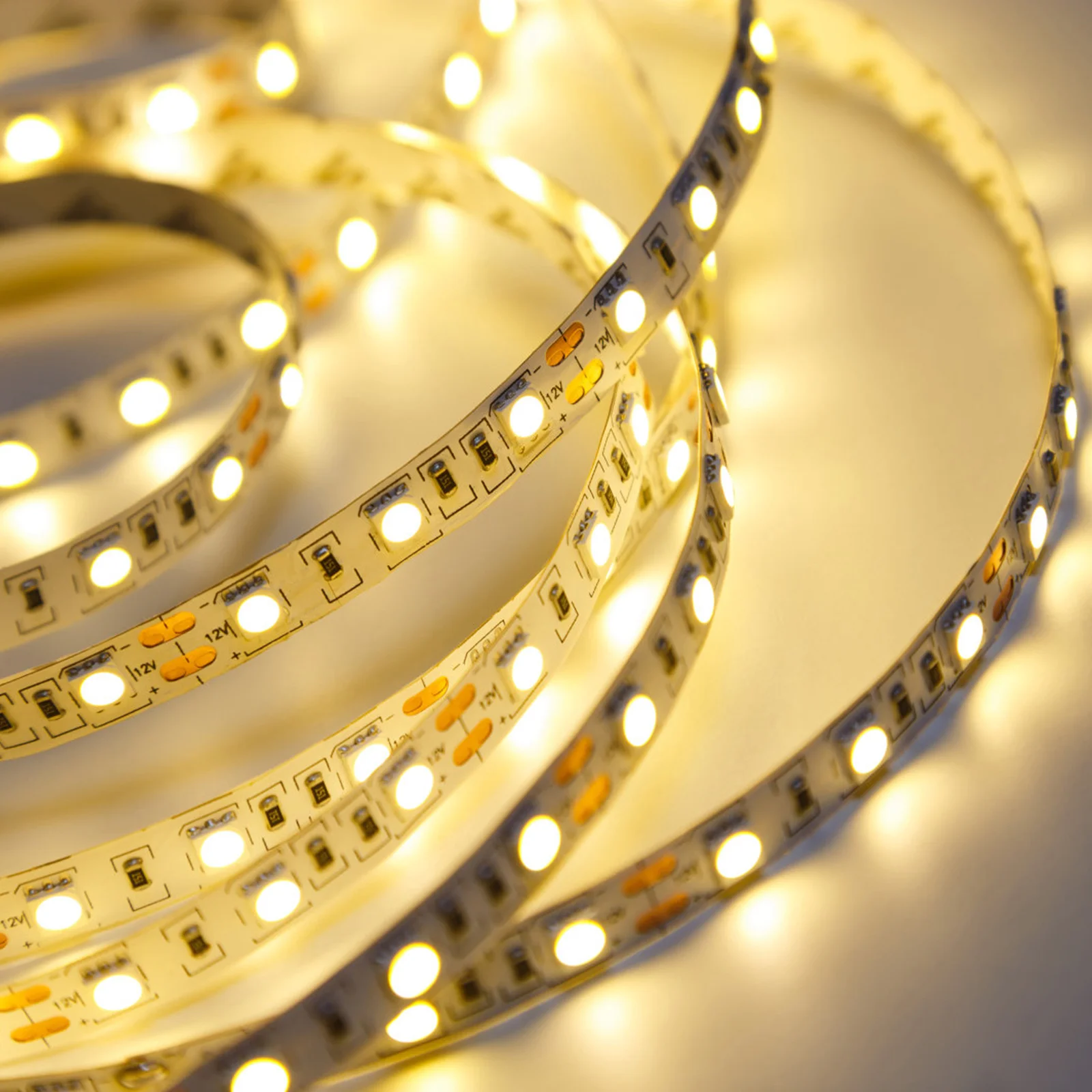 Lampada a striscia LED con sensore intelligente alimentata tramite USB Lampada a striscia tagliabile flessibile impermeabile per l'illuminazione del guardaroba della camera da letto della cucina di casa