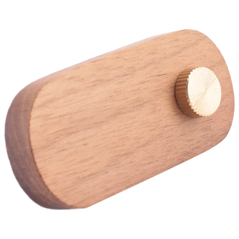 عرض البيع بالتجزئة شارة السعر تقف مجموعة علامات السبورة الصغيرة مع عرض أسعار البضائع المصنوعة يدويا من خشب الجوز