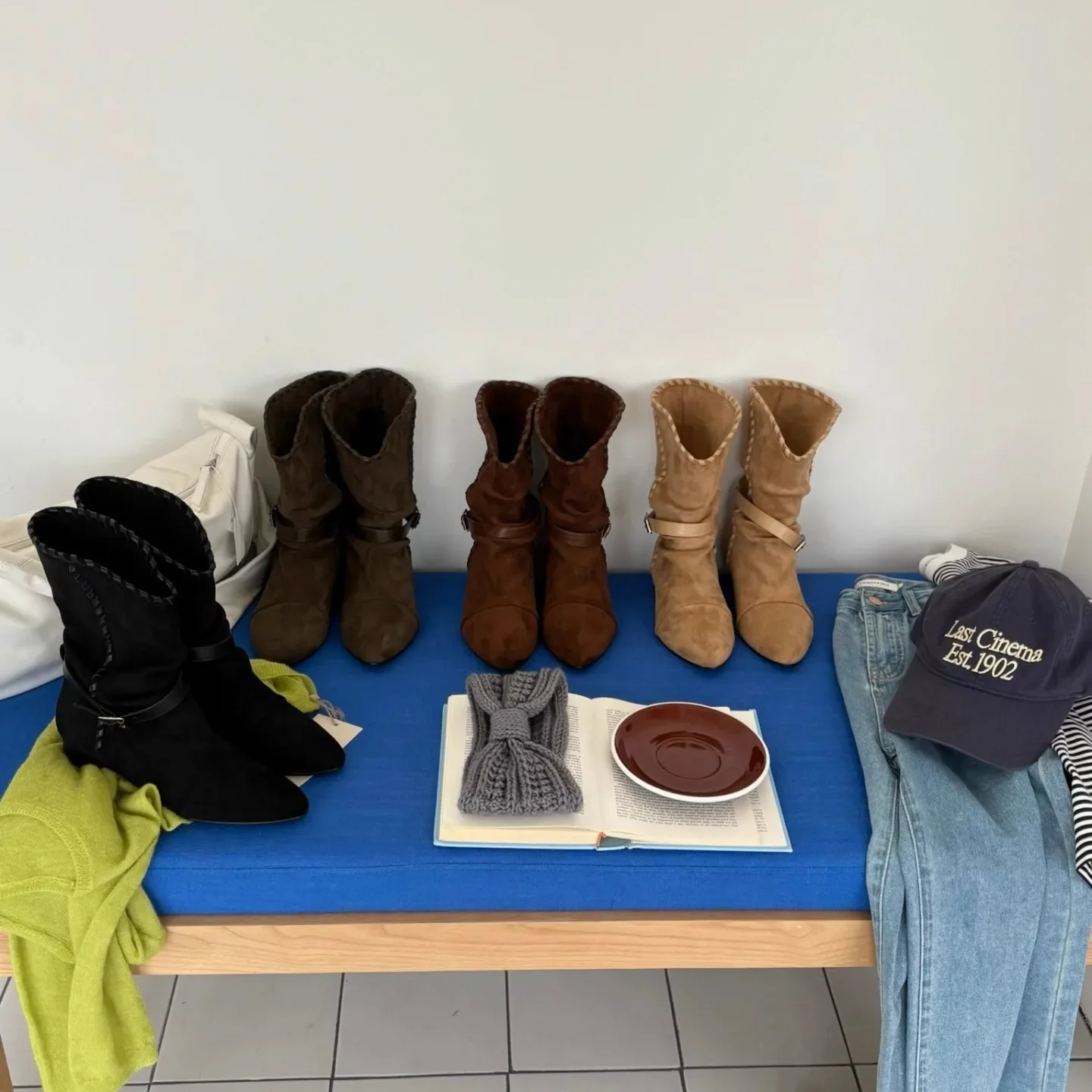 

Sexy Pointed Toe Women's Boots Outdoor Leisure Shopping Women's Mid-calf Boots Elegant Party High Heels