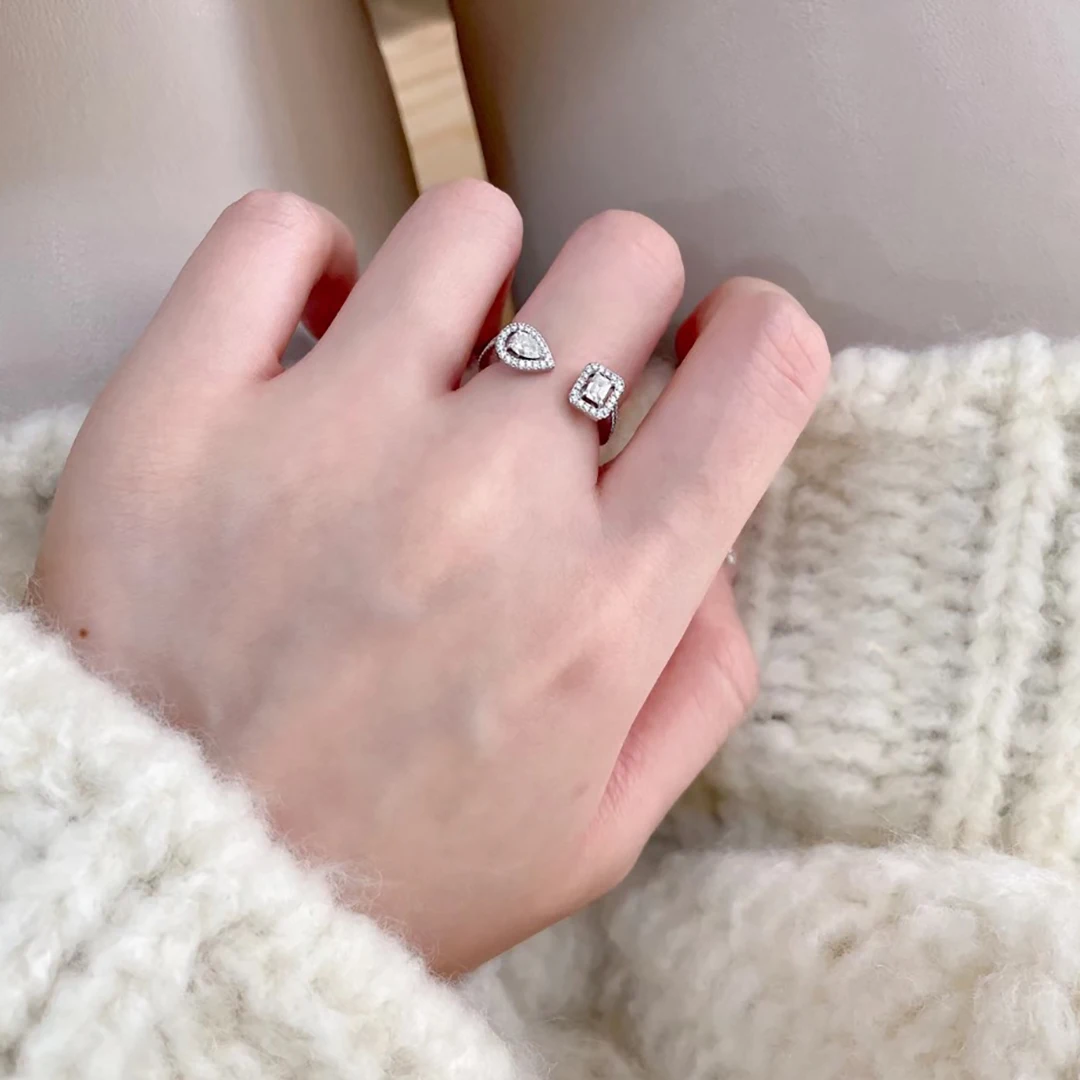 خاتم زفاف نسائي من الفضة الإسترليني عيار 925 مطلي بالذهب على شكل قطرة الماء بفتحة مربعة من الألماس بالكامل.