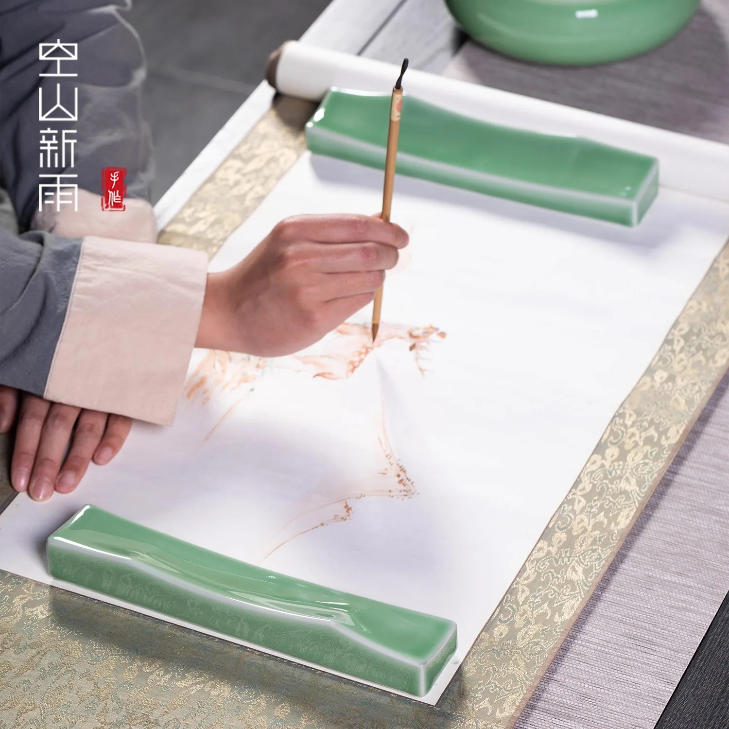 

1 пара китайских керамических пресс-папье, подставка для кистей и держатель для письма с каллиграфией, подарок для украшения стола