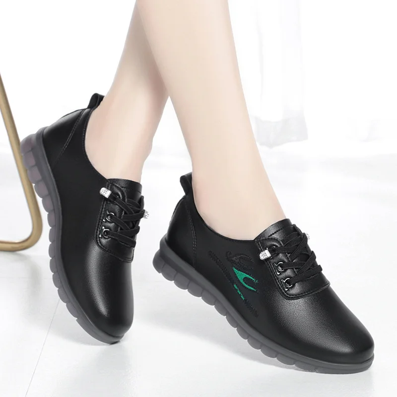 Spring Autumn Anti-slip Soft Bottom Comfort Fashion Women Oxford Shoes Casual Flats Lightweight Soft Leather Sneakers