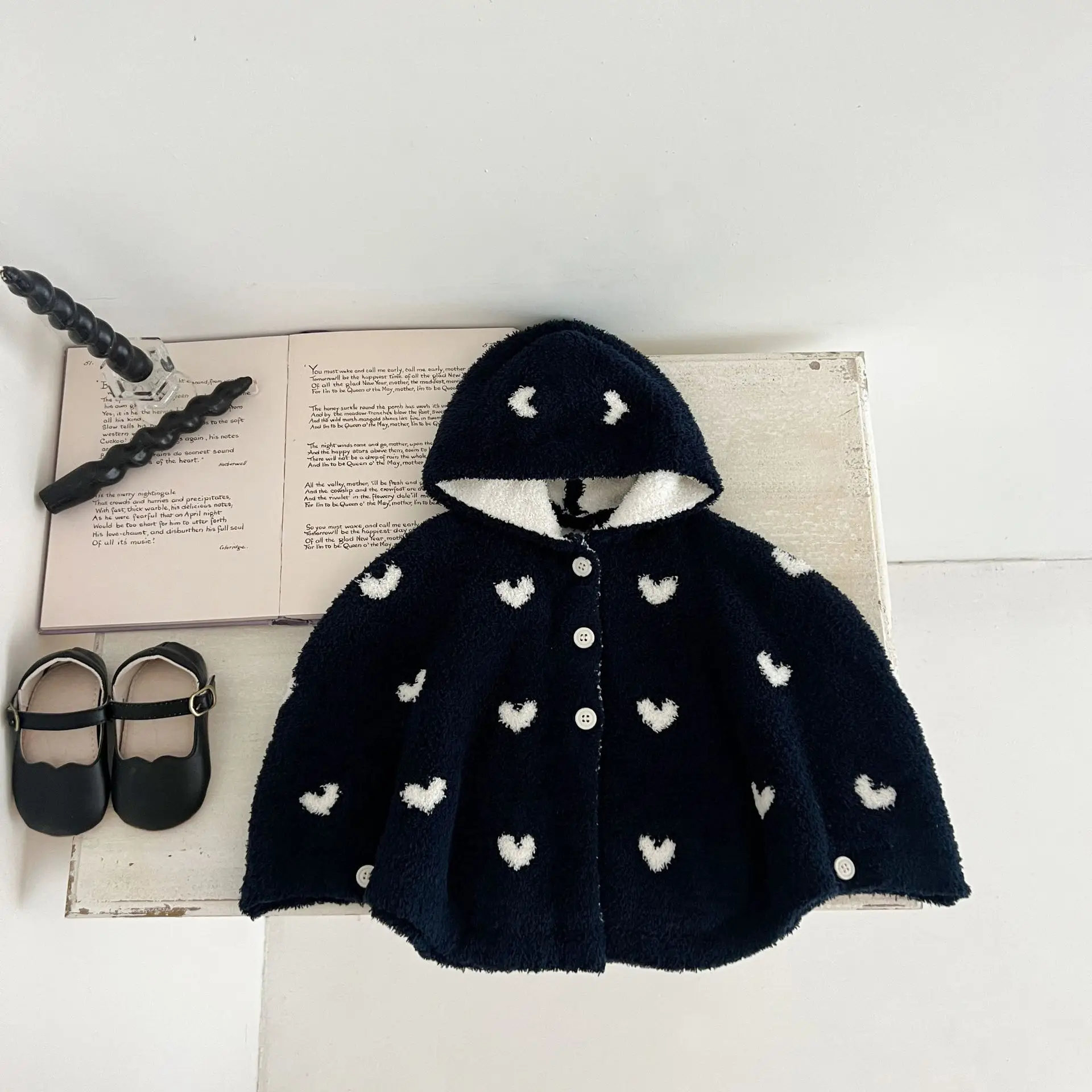 Winter New Baby Plus Velvet Thick Knitted Cloak Girls Heart Hooded Coat Infant Windproof Warm Shawl Children Outing Clothing