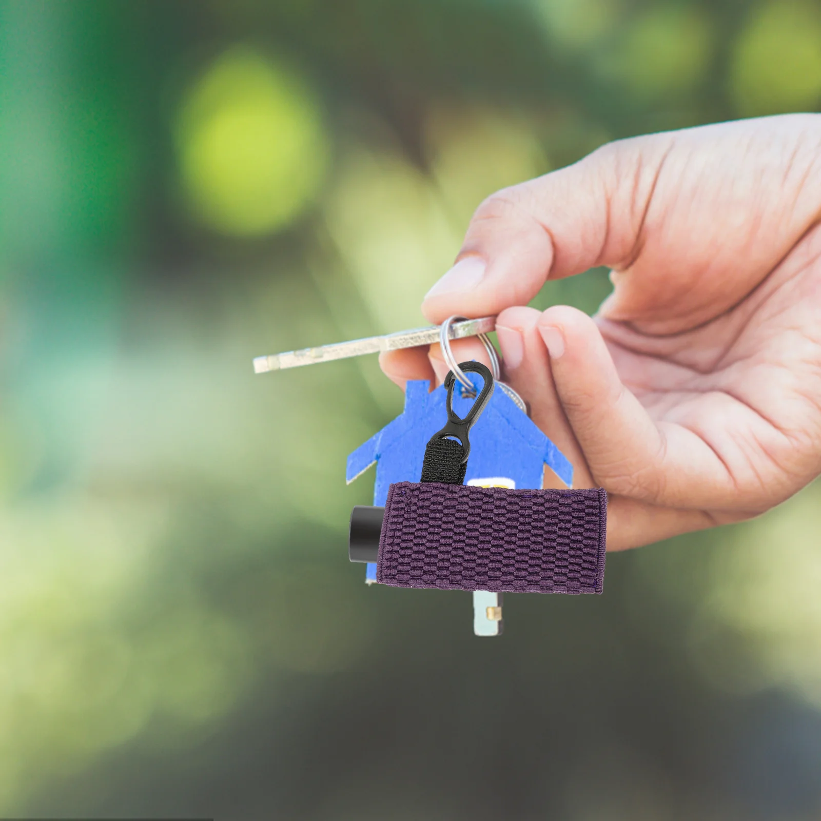 

4Pcs Lipstick Protective Cover Keychain Lightweight Portable Holder for Travel Home Office Use Decorative Carrying Accessory