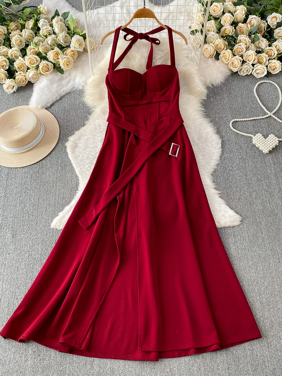 Elegant Red Wedding Dress with Mesh Paneling Slimming Waist Long A-Line Skirt without Sleeves Floor-Length Side Slit