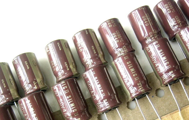 

30PCS/LOT ELNA SILMIC II RFS 50v 47uf 10X17MM copper pin fever Aluminium electrolytic capacitor free shipping
