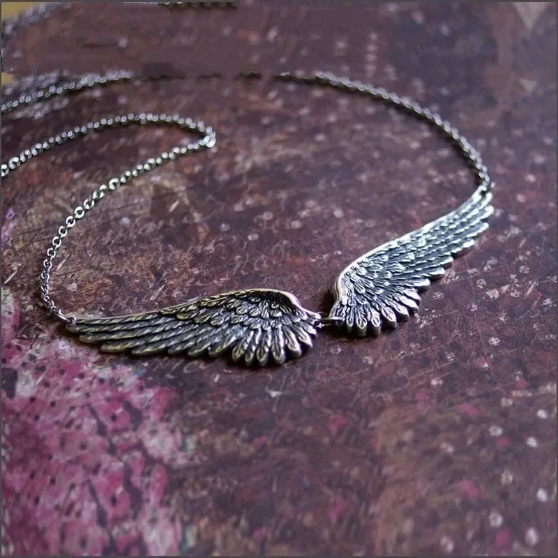 Retro Angel Wings Feather Pendant Necklace for Women Elegant Trendy Charm Punk Jewelry Girls Gift