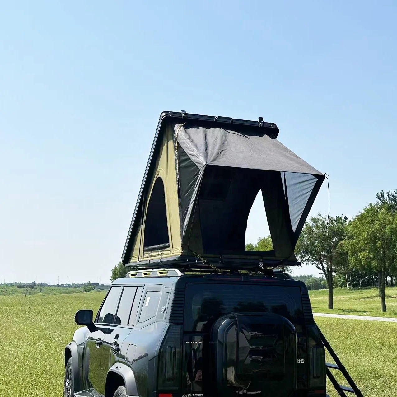 Wholesale Four Seasons Hard Shell Triangular Aluminum Alloy Car Rooftop Tent Low Price Triangle Rooftop Tent for Car Roof Sale