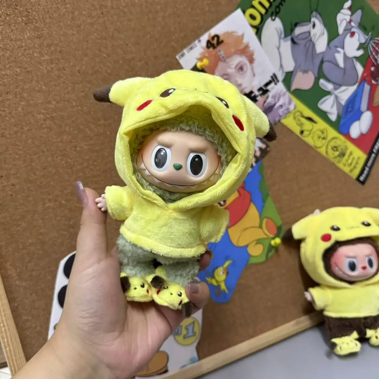 

Kawaii Mini Doll Clothing For Labubu Cute Pikachu Suit Cartoon The Monster Vinyl Doll Kpop Idol Doll Clothing Accessories