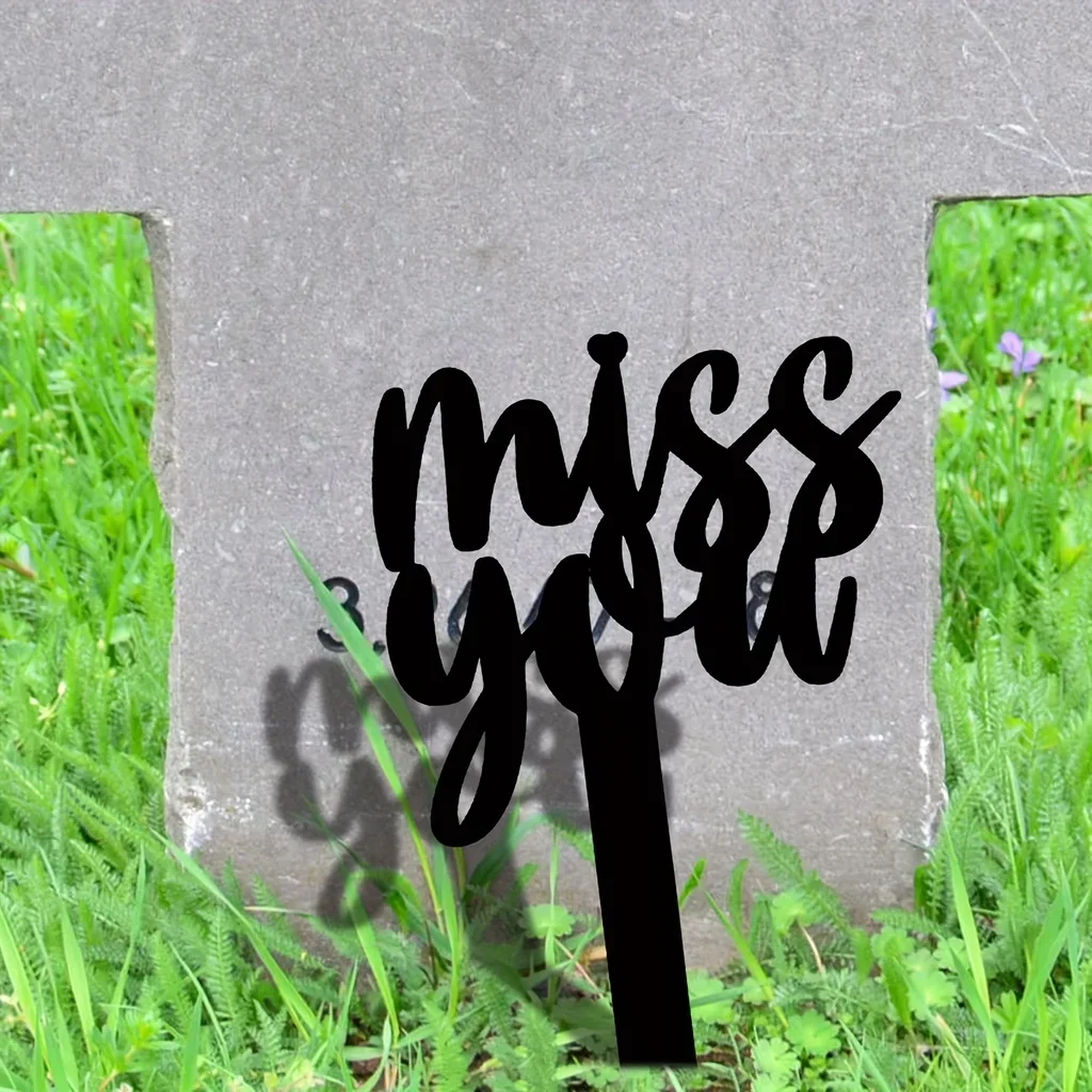 HELLOYOUNG  Miss You Sign Metal Memorial Stakes Outdoor Garden Metal Yard Decor Plug-in Metal Grave Stakes Memorial Plaque Outdo