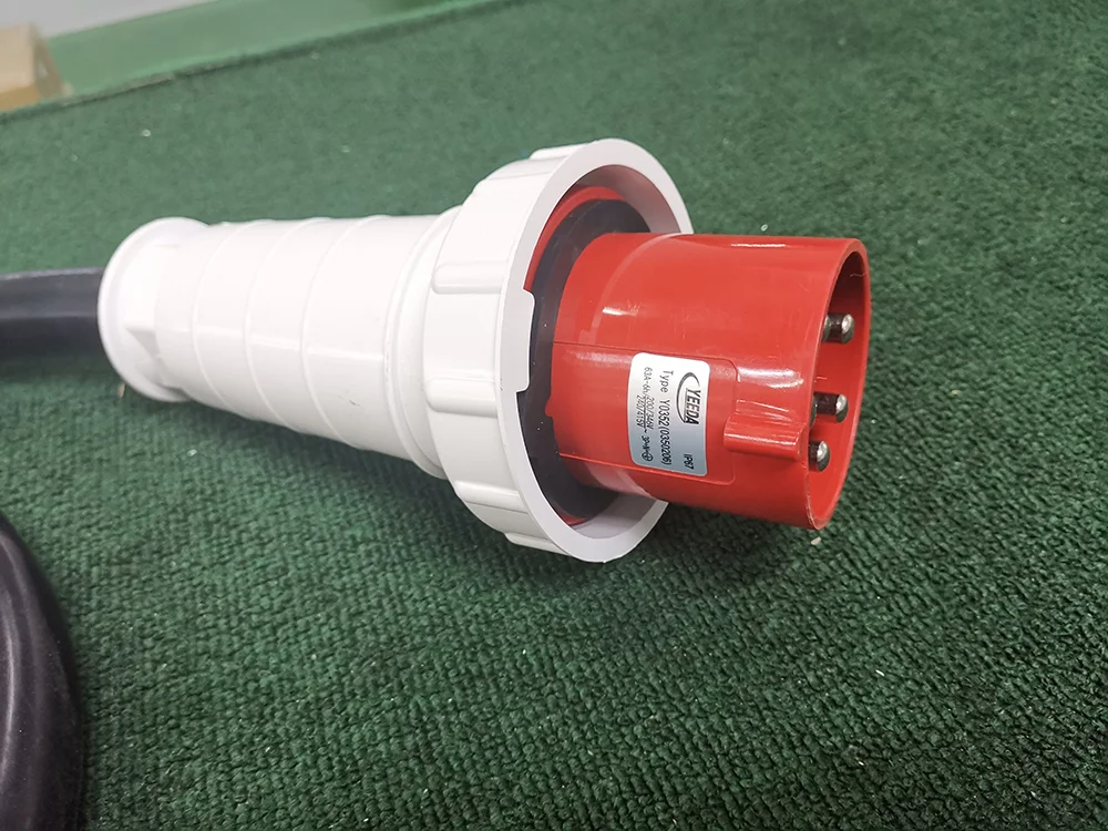 Pdu Power Socket GWGJ Anti Tripping Smart PDU 21 Outlets Multiple Socket 250v 60amp 15KW 32A 8kw IEC C13 C19 Vertical PDU