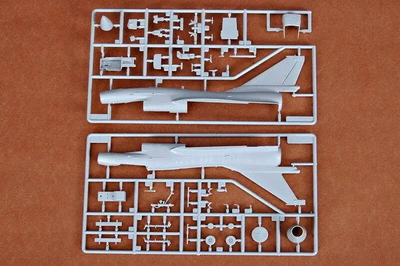 Trumpeter Model 1/72 01611 Chinese J-10 Fighter