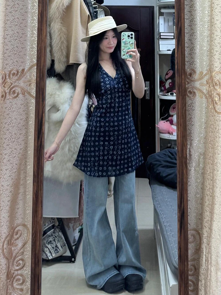 กระโปรงลายดอกไม้หวานๆ คอวี ดีไซน์ใหม่สำหรับผู้หญิง ฤดูร้อน 2025 ทรงเอ เอวสูง ผ้าโพลีเอสเตอร์