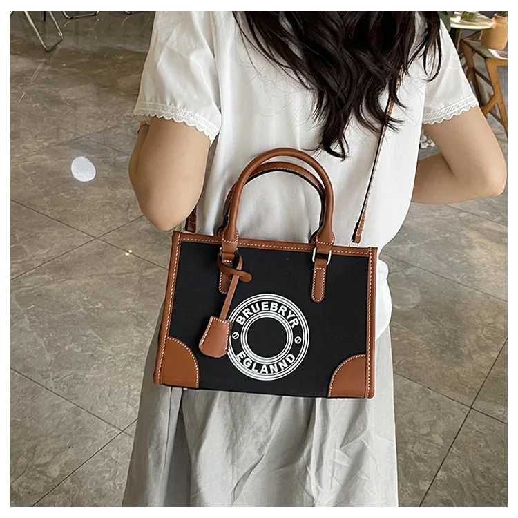 กระเป๋าโท้ทขนาดใหญ่สำหรับผู้หญิง กระเป๋าสะพายอเนกประสงค์ และกระเป๋าสะพายข้างขนาดใหญ่ ใช้งานได้ทุกวัน สไตล์มินิมอล