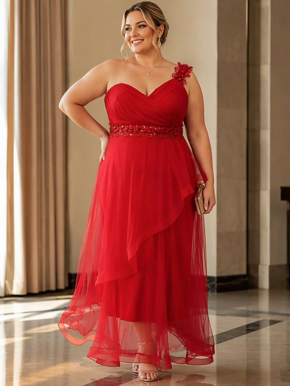 Übergrößen-Abendkleid mit einer Schulter im Meerjungfrauenstil, Elegantes Luxuriöses Kleid mit Spitzenbesatz, Gerüschtem Tüll und Mehrschichtigem Design für Formelle Anlässe und Hochzeitsgäste – Detail 3