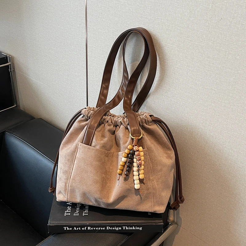 

Сумки через плечо большой вместимости из искусственной замши, осенние простые повседневные женские сумки, горячая распродажа 2025, однотонные универсальные сумки на плечо