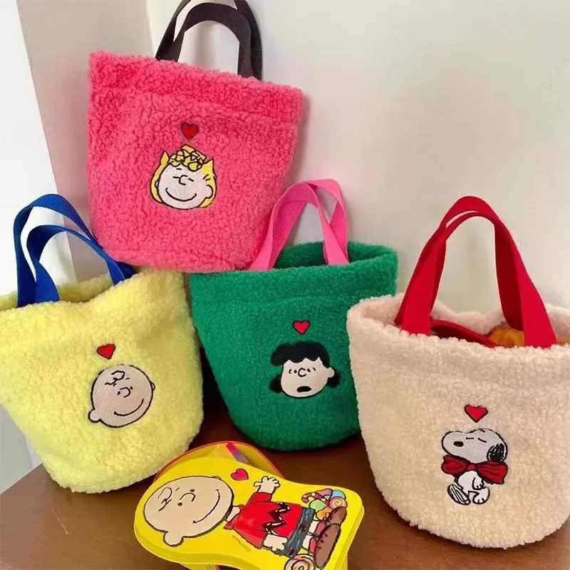 Autumn and Winter Shoulder messenger Bag Snoopy Cartoon Cute Drawstring Bucket Bag Casual Fashion Handbag storage bag