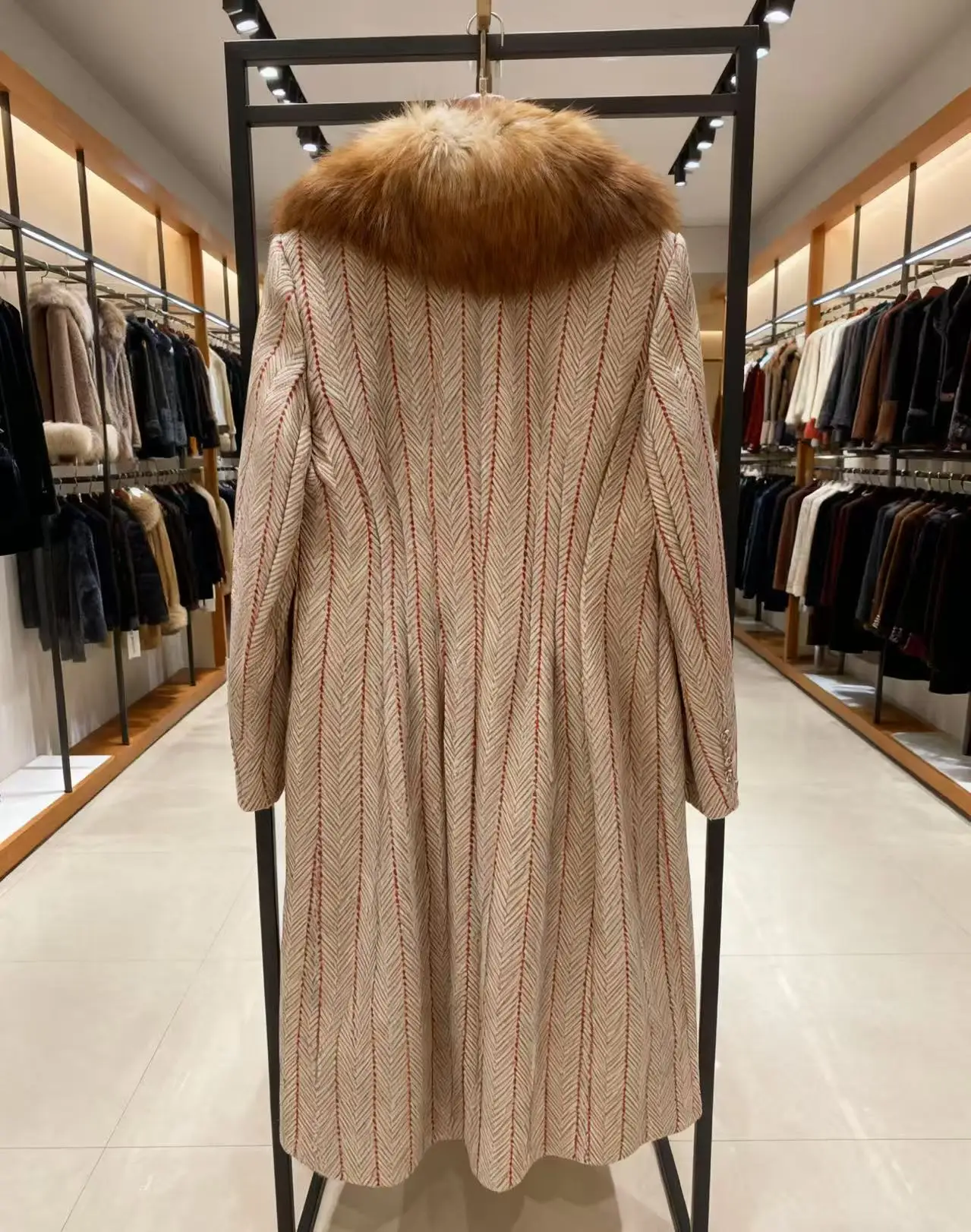 탈부착 가능한 진짜 여우털 칼라가 있는 새로운 스타일의 코트 헤링본 패턴&면-울 혼방