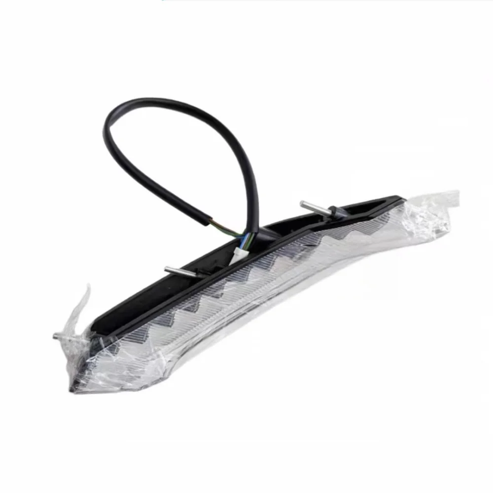 للمصابيح الخلفية BENDA LFC 700، إشارات الانعطاف الخلفية اليسرى واليمنى، أضواء الفرامل، أضواء الزاوية، الأصلية لـ Bapa lfc 700