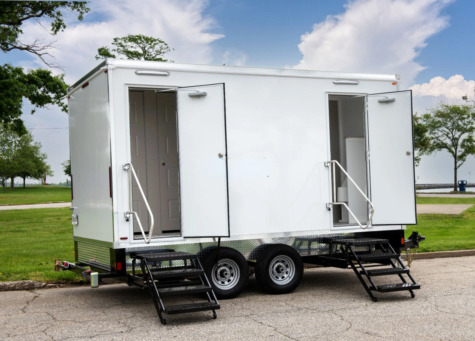 Portable  Luxury Mobile  Bathroom Portable Moveable  And Shower Trailer  Trailers Black  Cabin