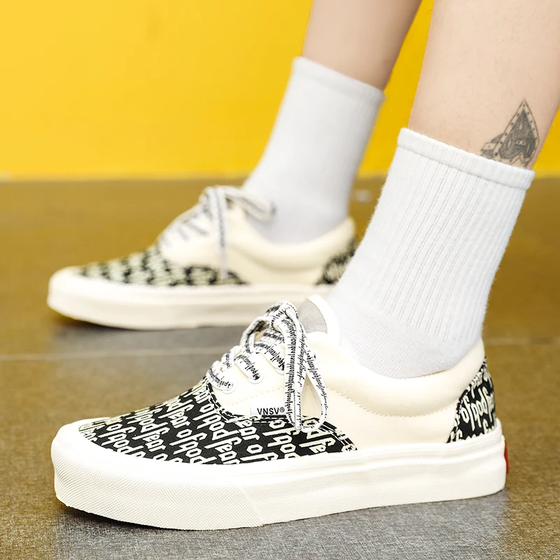 Fashion Women Canvas Shoes Trend Korean Style Casual Sneakers Men Comfortable Walking Sneakers Low Top Round Toe Vulcanize Shoes