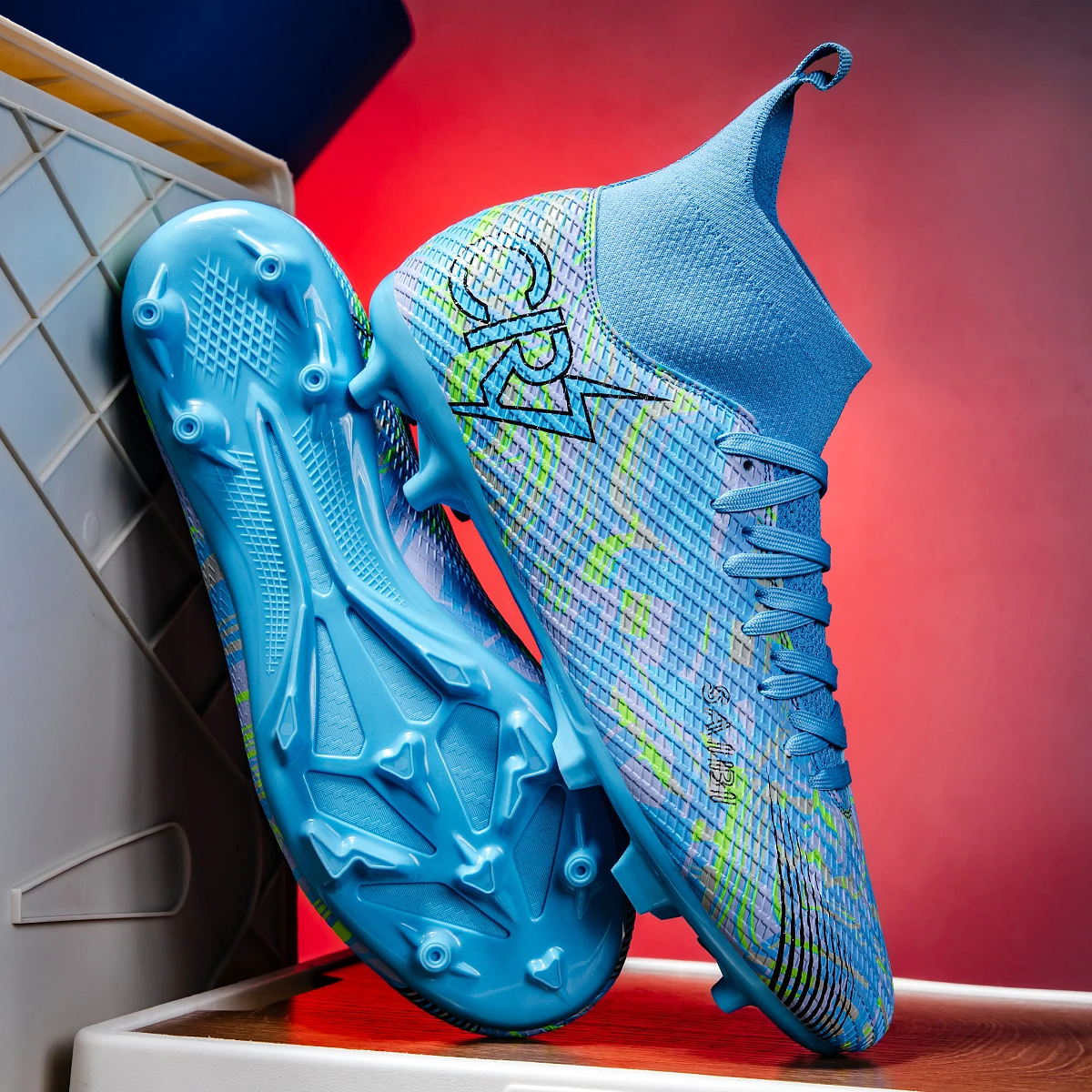 

Professional breathable football shoes with FG/AG studs suitable for training and competition (multiple colors available)