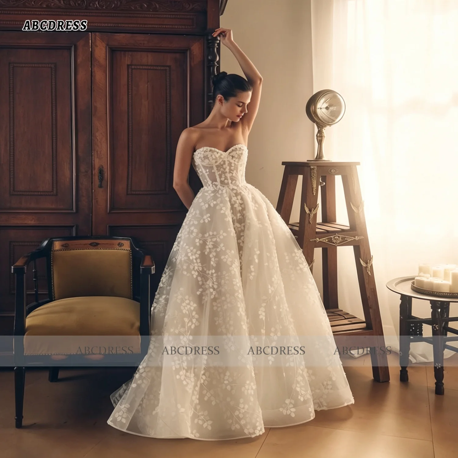 LINDO NOIVA Custom Strapless Embroidered Lace Corset Wedding Dress Princess Ball Gown Chapel Train Vestidos De Novia For Church