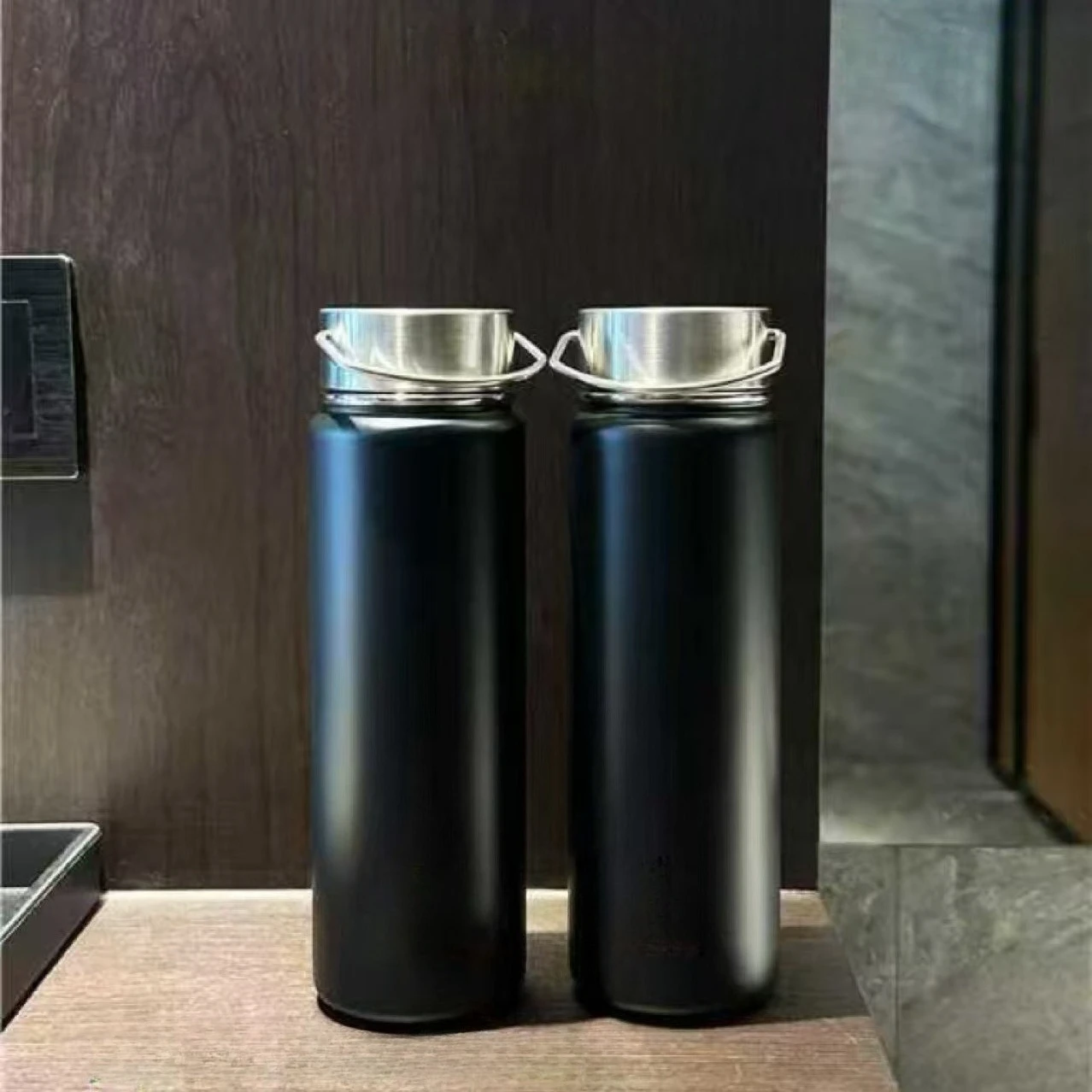 

710 мл спортивная бутылка для воды большой емкости с портативной ручкой для использования на открытом воздухе и праздничного подарка