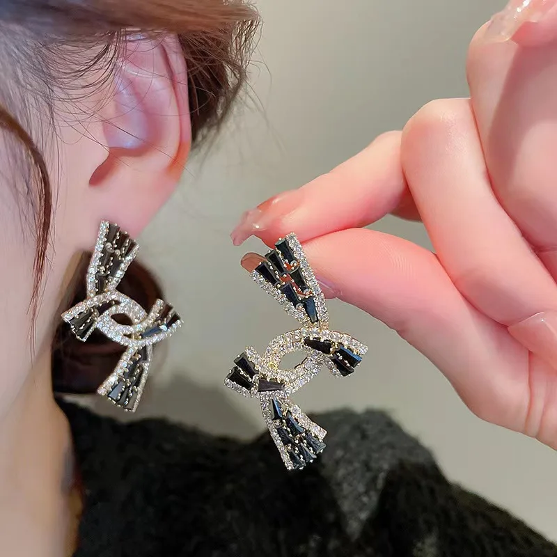 European and American style, light luxury, niche, sparkling diamond geometric cross earrings, public relations jewelry