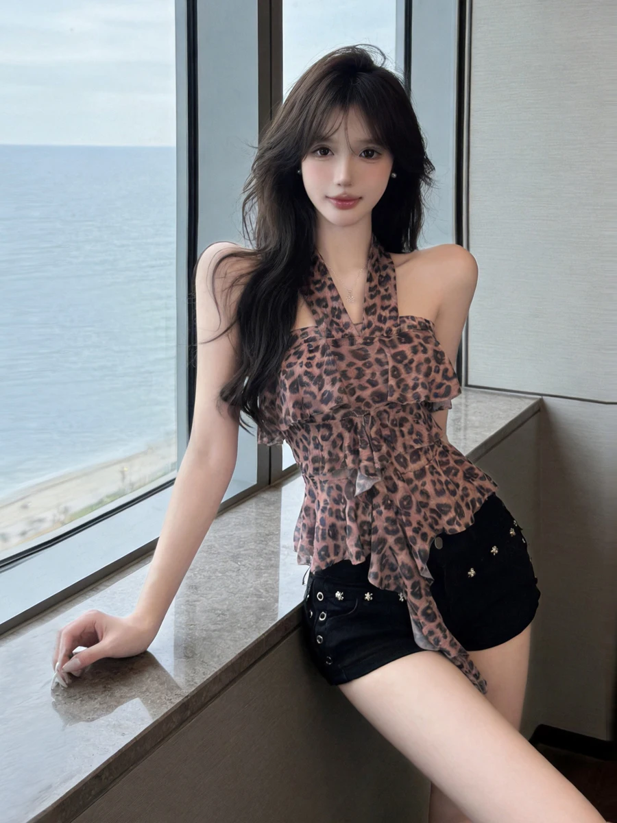 Sexy Pure Desire Date Leopard Print Halter Backless Tube Top with Lace Trim Careful Strategy Navel Baring Wrap Chest Straples...