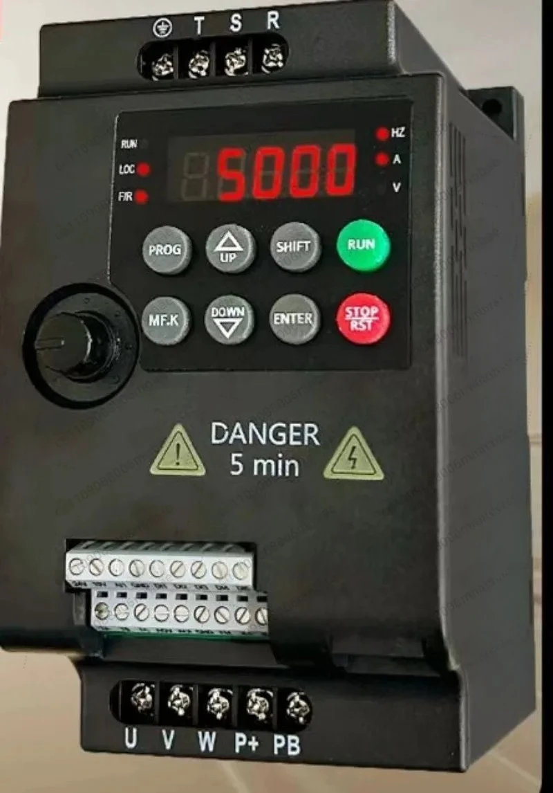 convertisseur-de-frequence-universel-monophase-220v-triphase-380v-075-1-5-22-3-4-5-kw-regulateur