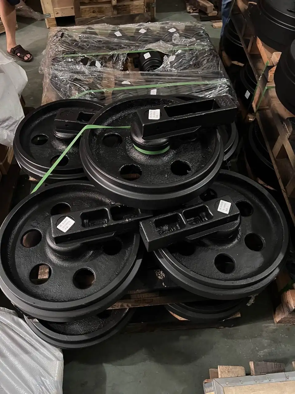 Excavator Bulldozer Undercarriage Parts Idlers, OEM, Lx290, Lx330, Lx460, Lx800, 1084, Kta1097, Kua0274