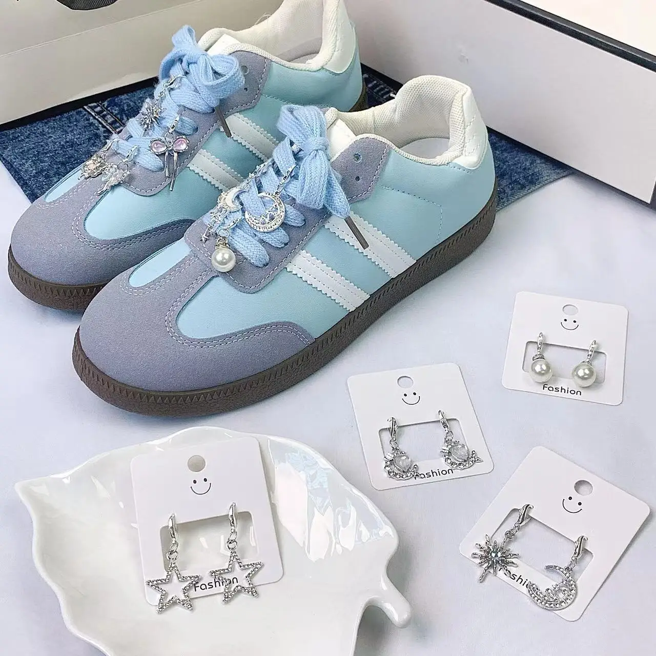 حار ولطيف الأحذية الرياضية اكسسوارات الاحذية قلادة نجمة الحب قلادة مجموعة بطاقة التعبئة والتغليف الدانتيل إكسسوارات أحذية