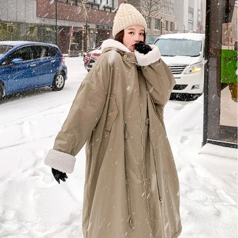 Cappotto in lana di agnello ispessita rossa per l'inverno e la primavera da donna, nuova versione coreana, copertura di carne sciolta e torta di velluto da superare