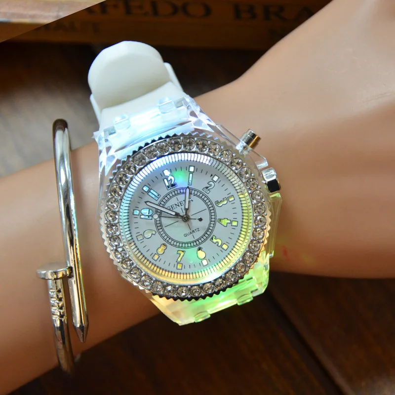 

Women's LED Flash Luminous Watch Personalized Rhinestone Silica gel Child Students Lovers Jellies Boy Girl Trend Watches Light