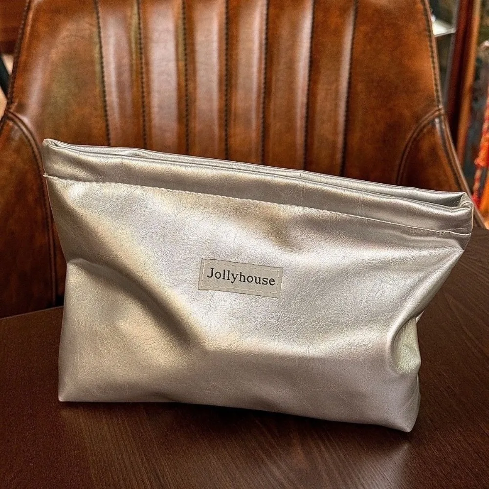 Portable Large Capacity Makeup Bag Silver Multifunctional Cosmetic Bag with Zipper PU Storage Bag Travelling Storage