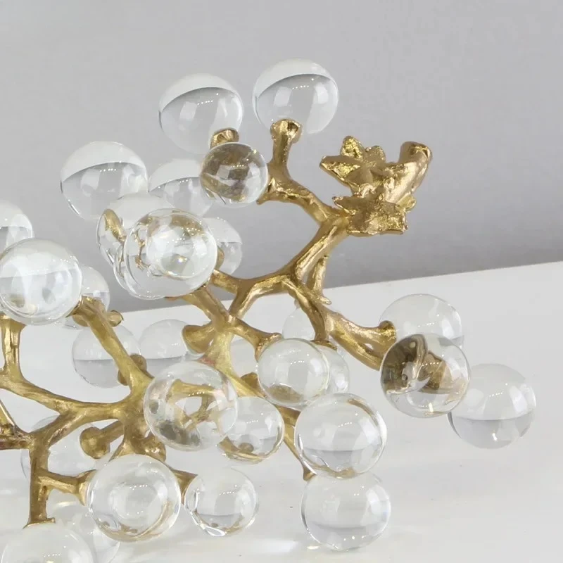 

Modern Crafts Golden Fruits Crystal Grape Sculpture Room Aesthetics Decor Creative Brass Crystal Grape Ornaments Desk Decoration