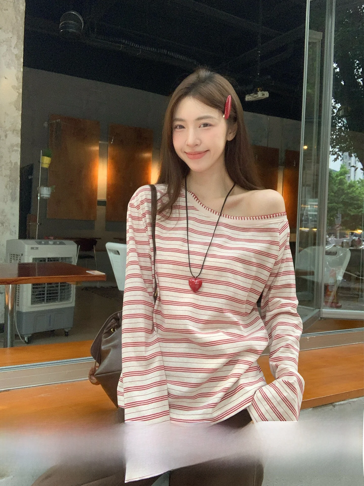 

Morning Bloom Red Stripe Asymmetrical oulder Long Sve T-irt Women's Casual Base irt Top Soft Comfortable Autumn Wear