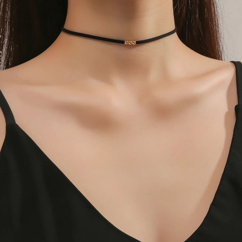 

Vintage Black Velvet Chokers Necklaces for Women Girls Retro Simple Collar Clavicle Necklaces Wedding Party Fashion Jewelry Gift