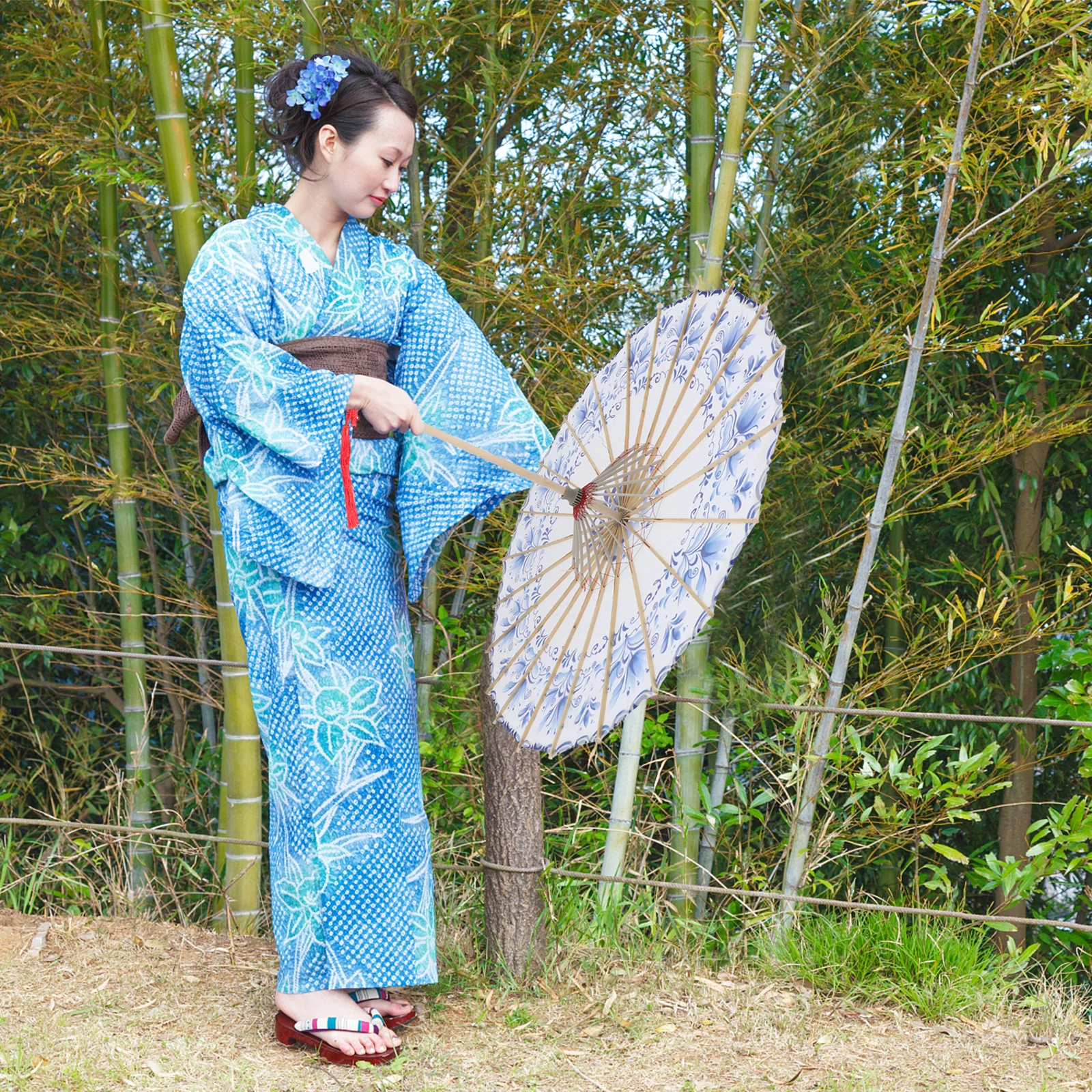 

Chinese Oil Paper Umbrella Portable Hand Umbrella with Classic Patterns for Outdoor Events Reusable Decorative Stage