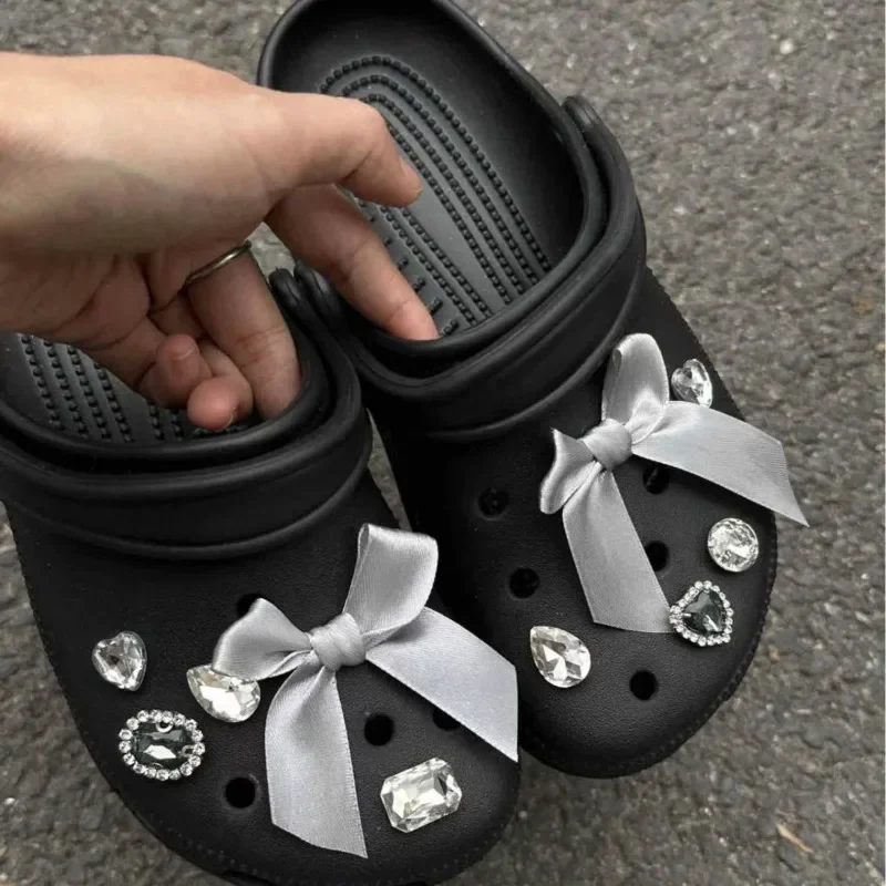 

Hot Selling Grey Bow Knot Shoe Charms for Crocs High Quality Shoe Charms Clogs Decorations for Girls Party Gift Lovely