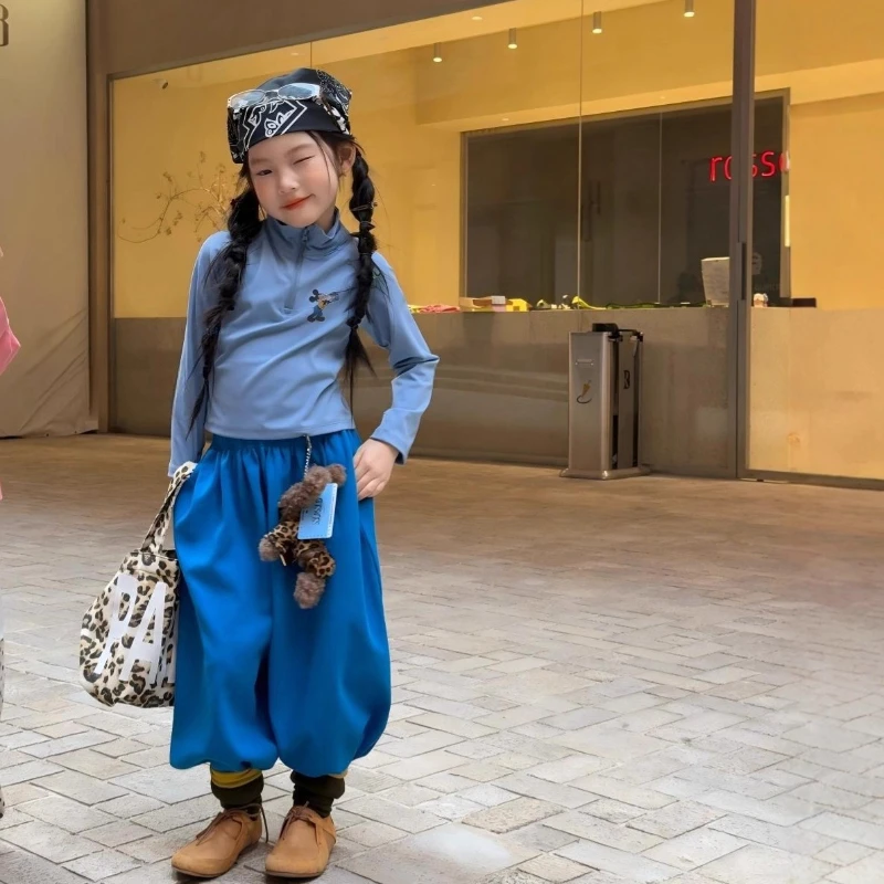 

Комплект для девочек 2026: весенний наряд с минималистичным воротником-стойкой и повседневными брюками, удобная одежда для детей, новинка