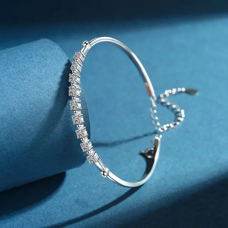 A Row of Stars Total 2.7 Carat Moissanite Diamond Bracelet, Pretty Wedding Gift PT950 Platinum Girls Fine Jewelry for Women Type