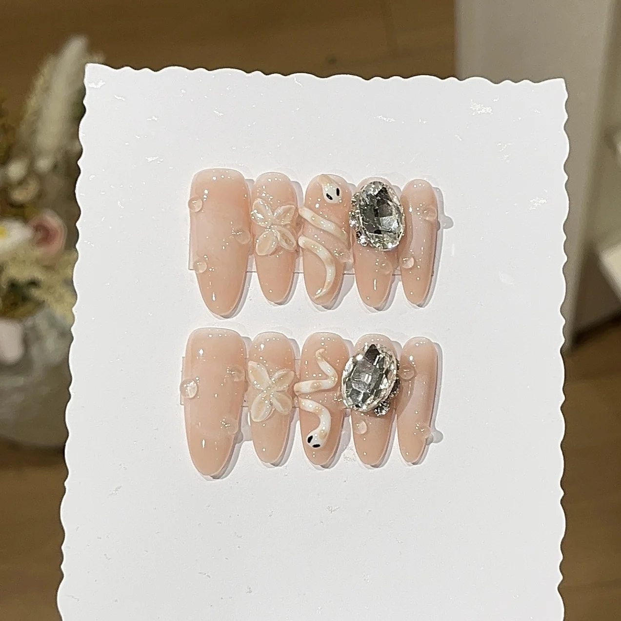 

10Pcs Round Head Press On Nails Handmade Orange Pink False Nail Tips With Hand Carved Snake 3D Flower Nail Sticker Big Crystal