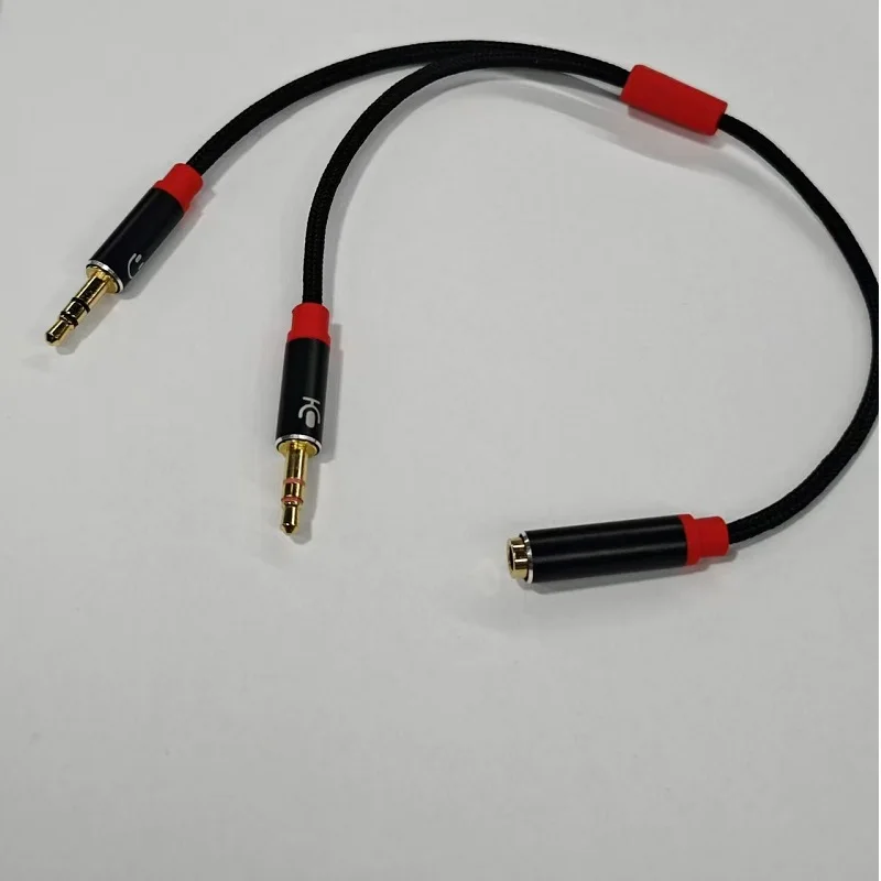 

Equipped with a 3.5mm female and 2 pairs of 3.5mm male computer headphone splitters, TRRS plug headphones connected to PC