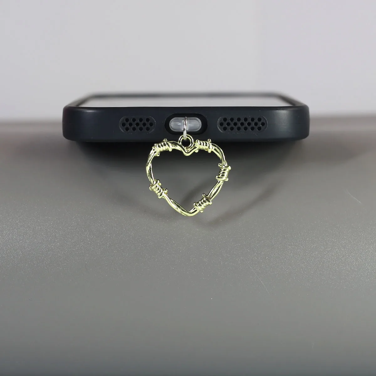 Mobile Phone Dust Plug Hanging Pendant, Fashionable Heart-Shaped Hollow Pendant, Diy Accessories For Iphone For Samsung Type-C