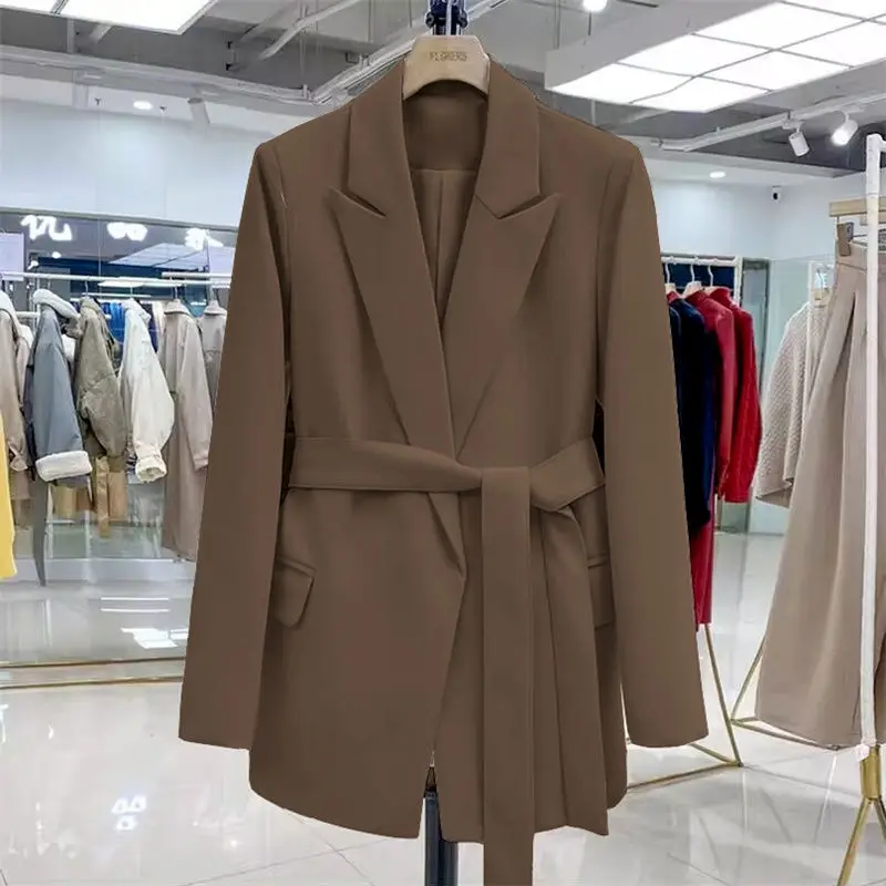 2025年春新作・秋新作　韓国風　ネットセレブ風　小さめスーツジャケット　レディース　シック　ミディアム丈スーツ　ベルト付き　スリム　細身