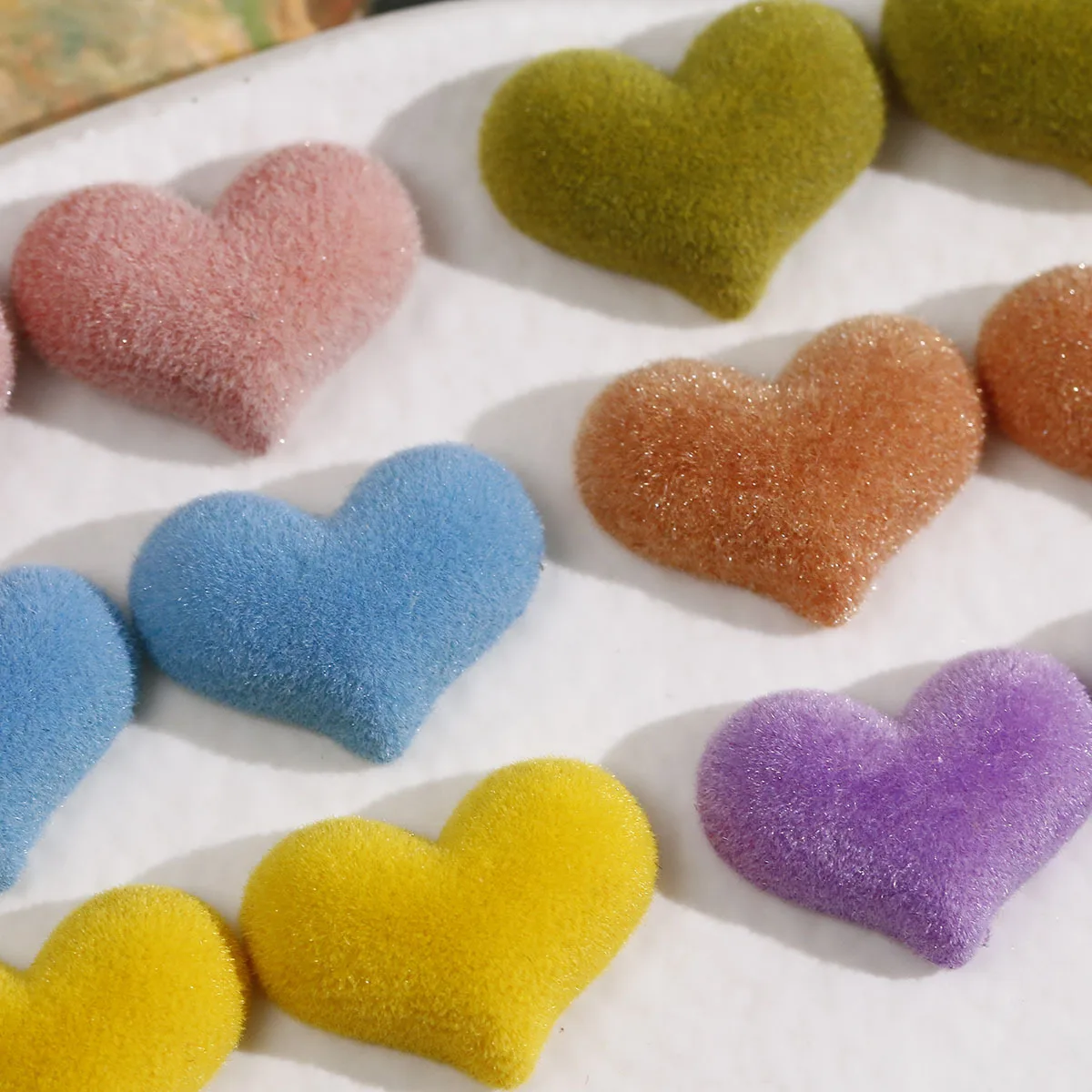 Wholesale 100pcs 20*15mm Wool Felt Velvet Style Flatback Resin Love Heart Cabochons Ornament Accessories Patch Sticker Beading