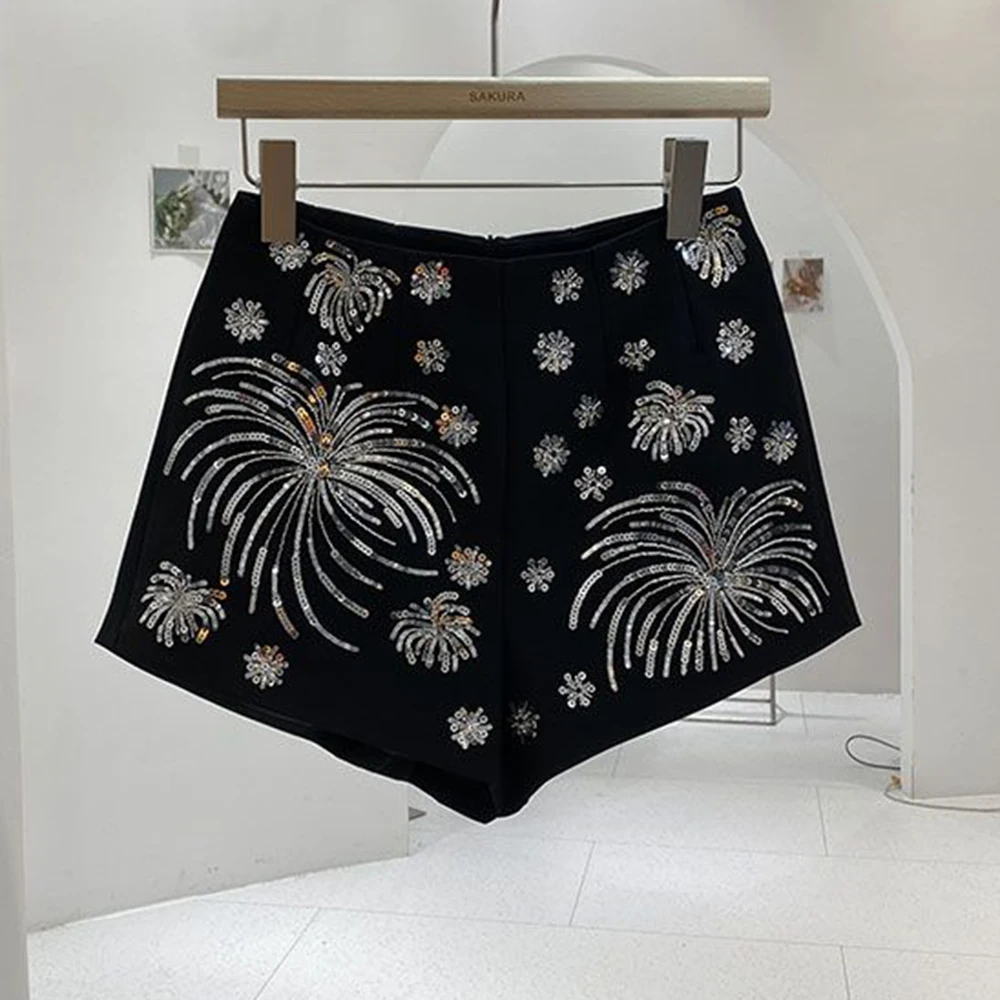 

New autumn and winter handmade embroidery three-dimensional flower irregular high waisted shorts skirt pants for women